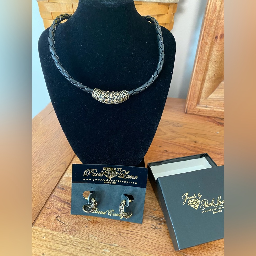Park Lane Retired Necklace/Earrings set.
